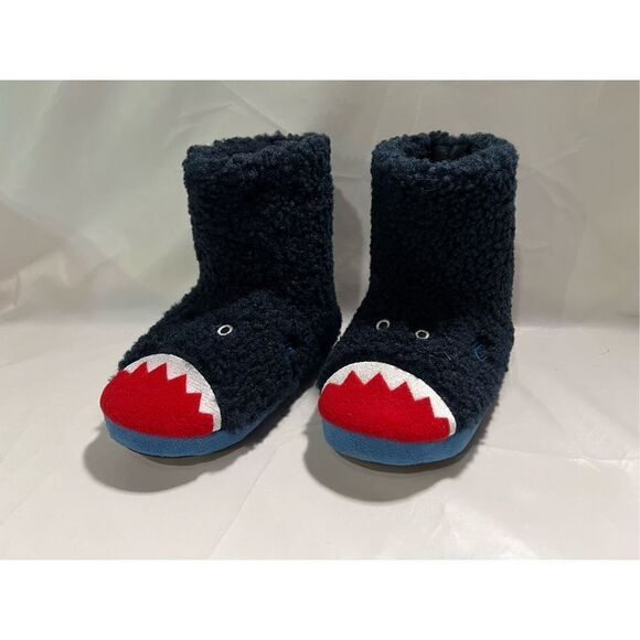Totes Kids Shark Slippers Navy in Color Size 13-1 - Picture 1 of 4